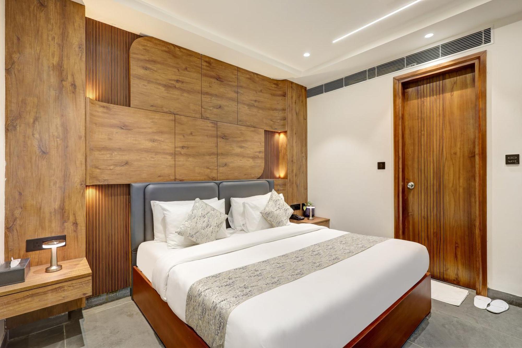 The Tyche New Delhi - Traveller'S Choice Award Winner 2025 Exteriör bild