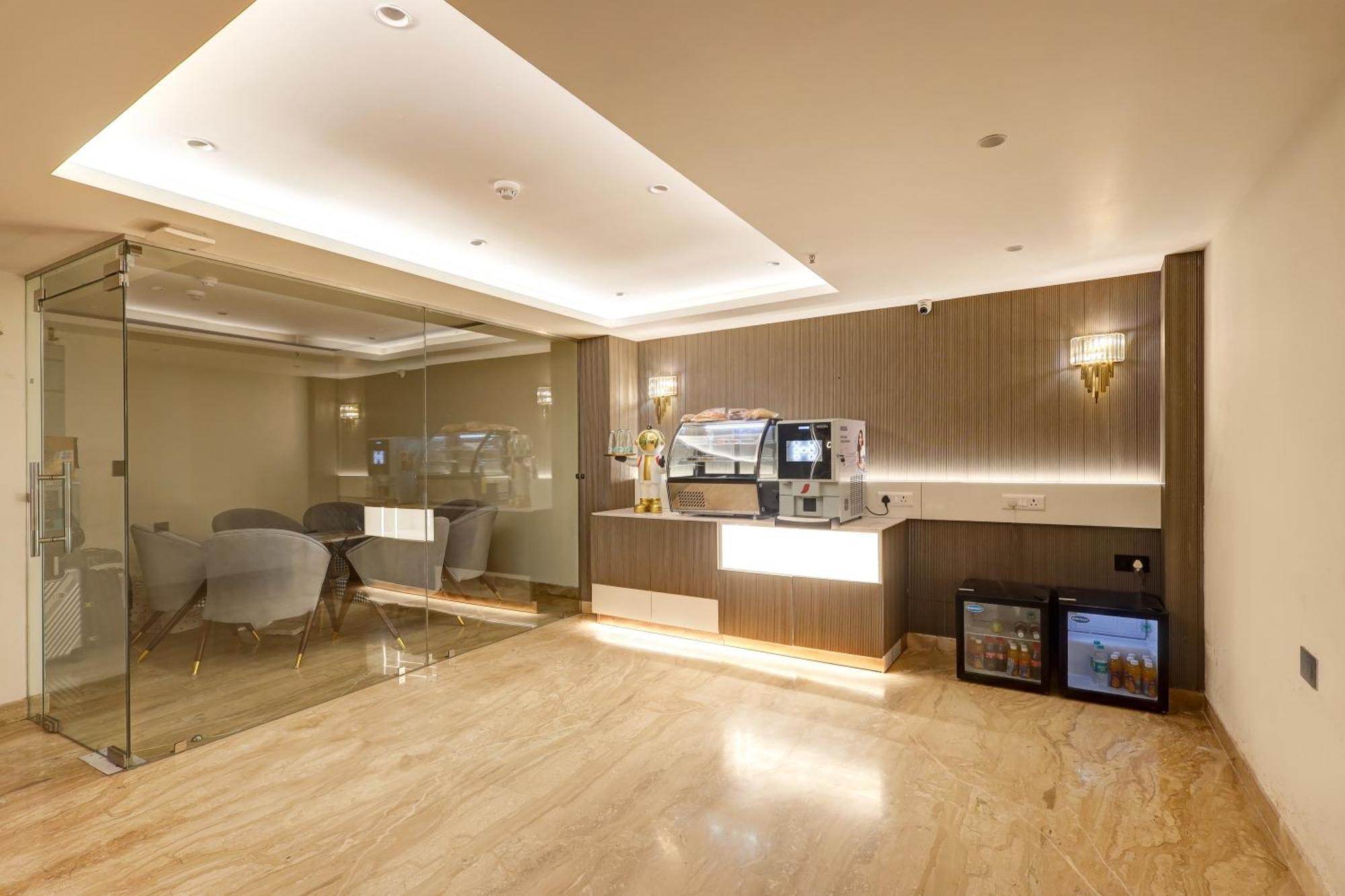 The Tyche New Delhi - Traveller'S Choice Award Winner 2025 Exteriör bild