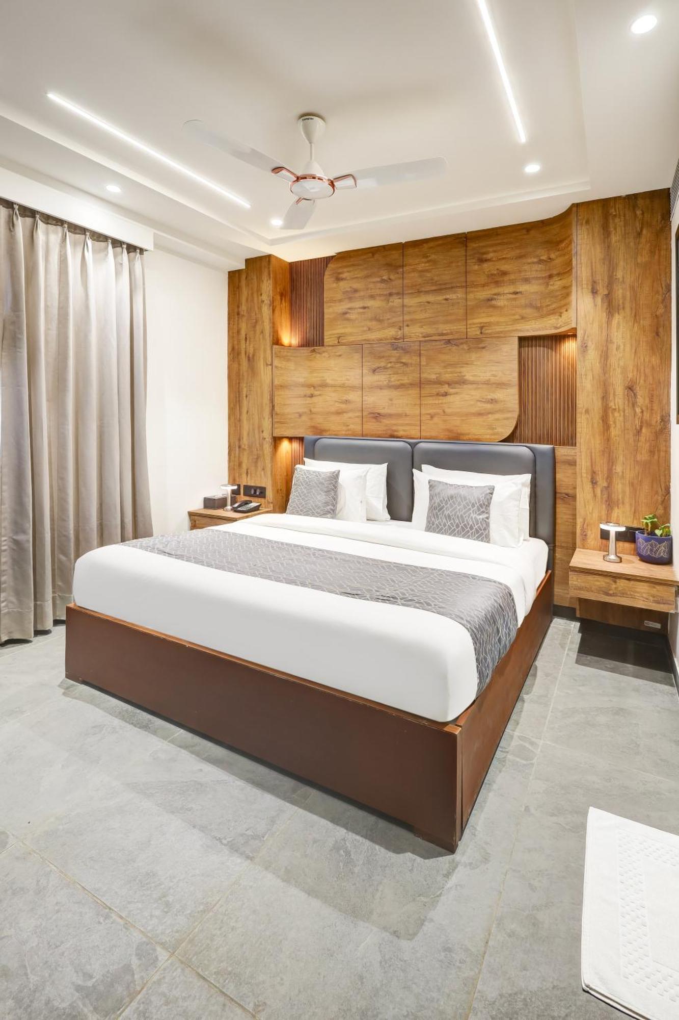 The Tyche New Delhi - Traveller'S Choice Award Winner 2025 Exteriör bild